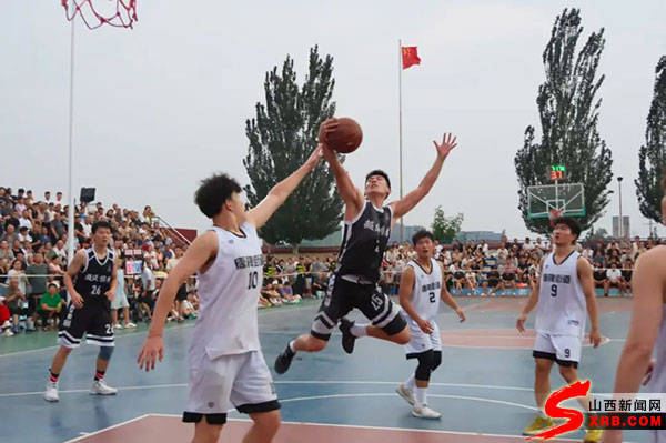 每场篮球比赛都是一次视觉盛宴，吸引着无数观众的简单介绍