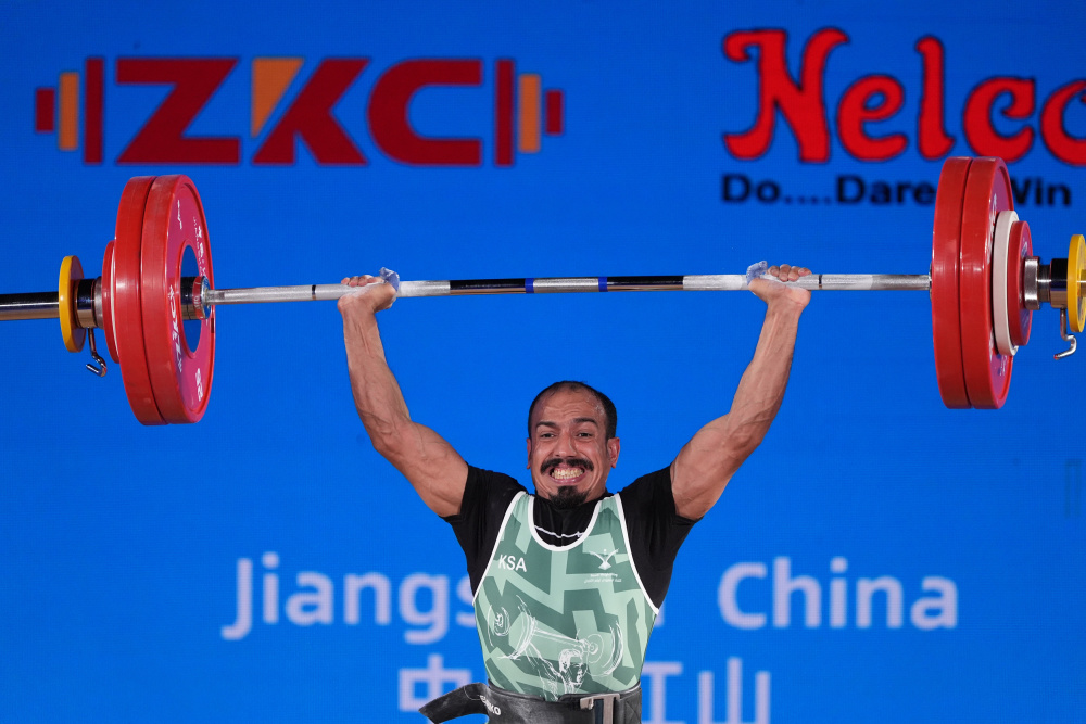 瑞士长跑选手斩获举重比赛亚军