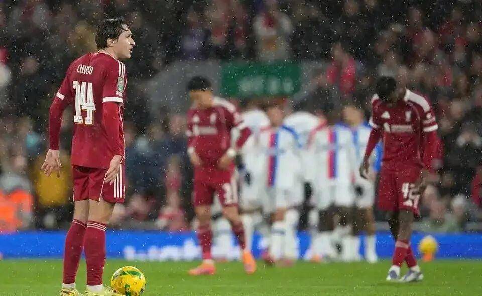 开云体育app-利物浦主场失利，冠军梦遭打击